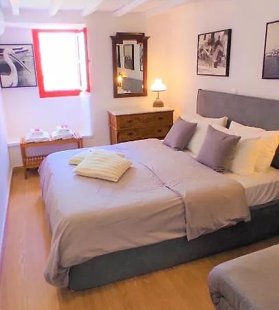 Hébergement de vacances Bougainvillea Typical Town House - Private Rooftop *